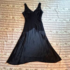LBD Silk Like Black Sleeveless Flowy Dress Weist Detail Lined Long Size 10